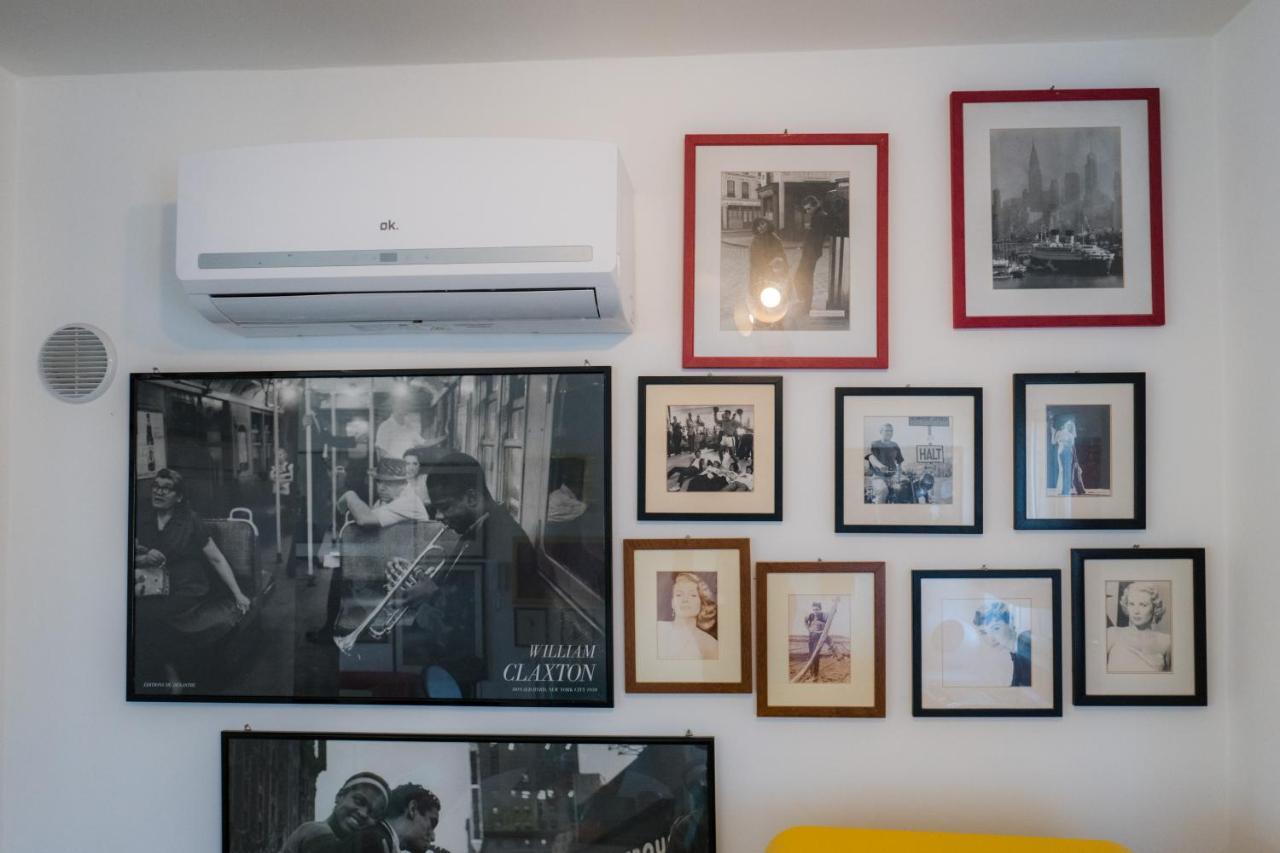 Hollywood Apartment Near Station With Parking Bari Exterior foto